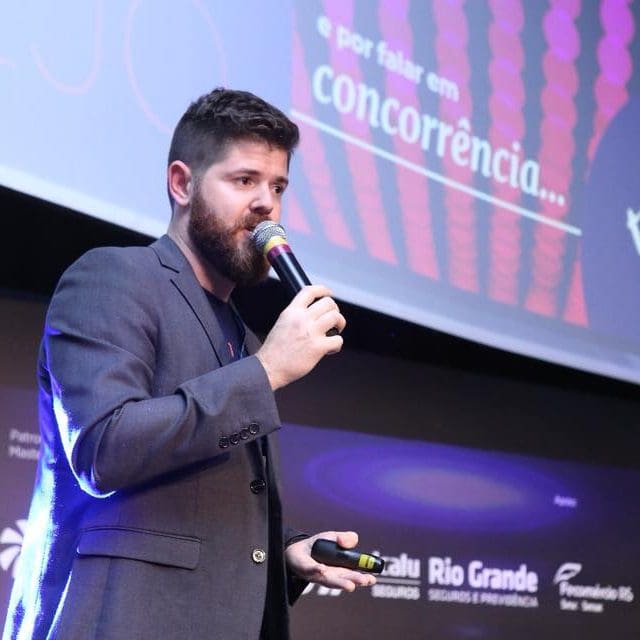 Vinícius Ghise - Palestrante de Marketing Digital